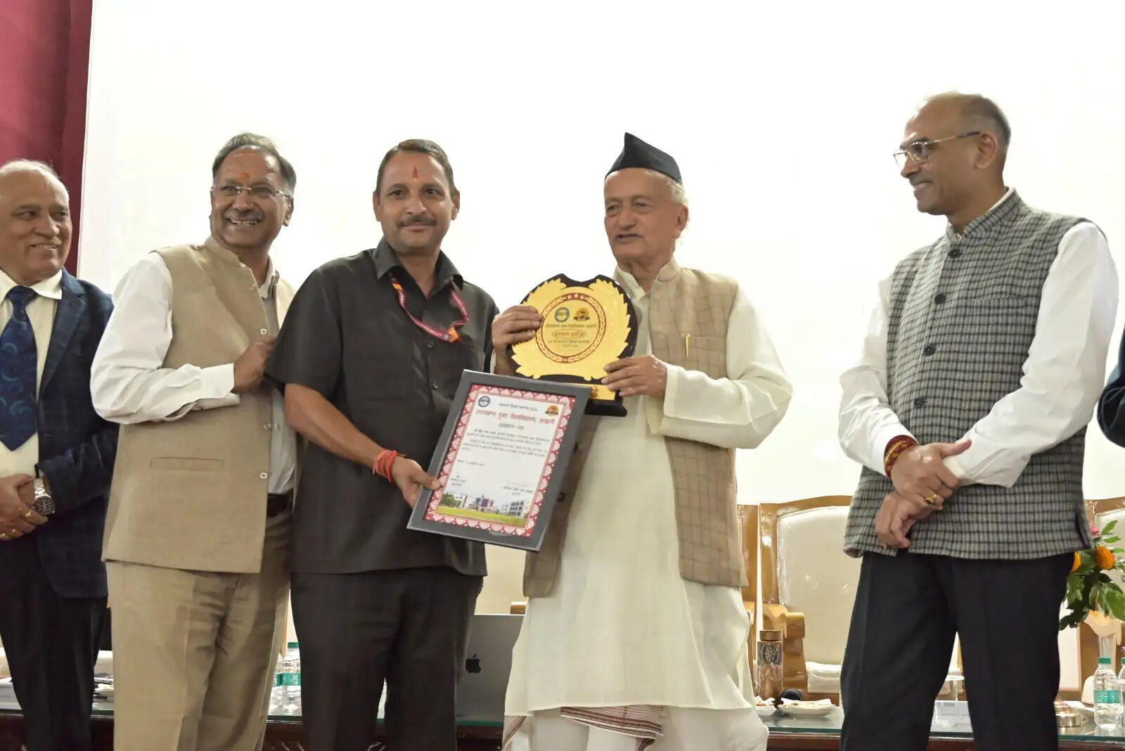 उत्तराखण्ड मुक्त विश्वविद्यालय में हर्षोल्लास के साथ मनाया गया 21वां स्थापना दिवस