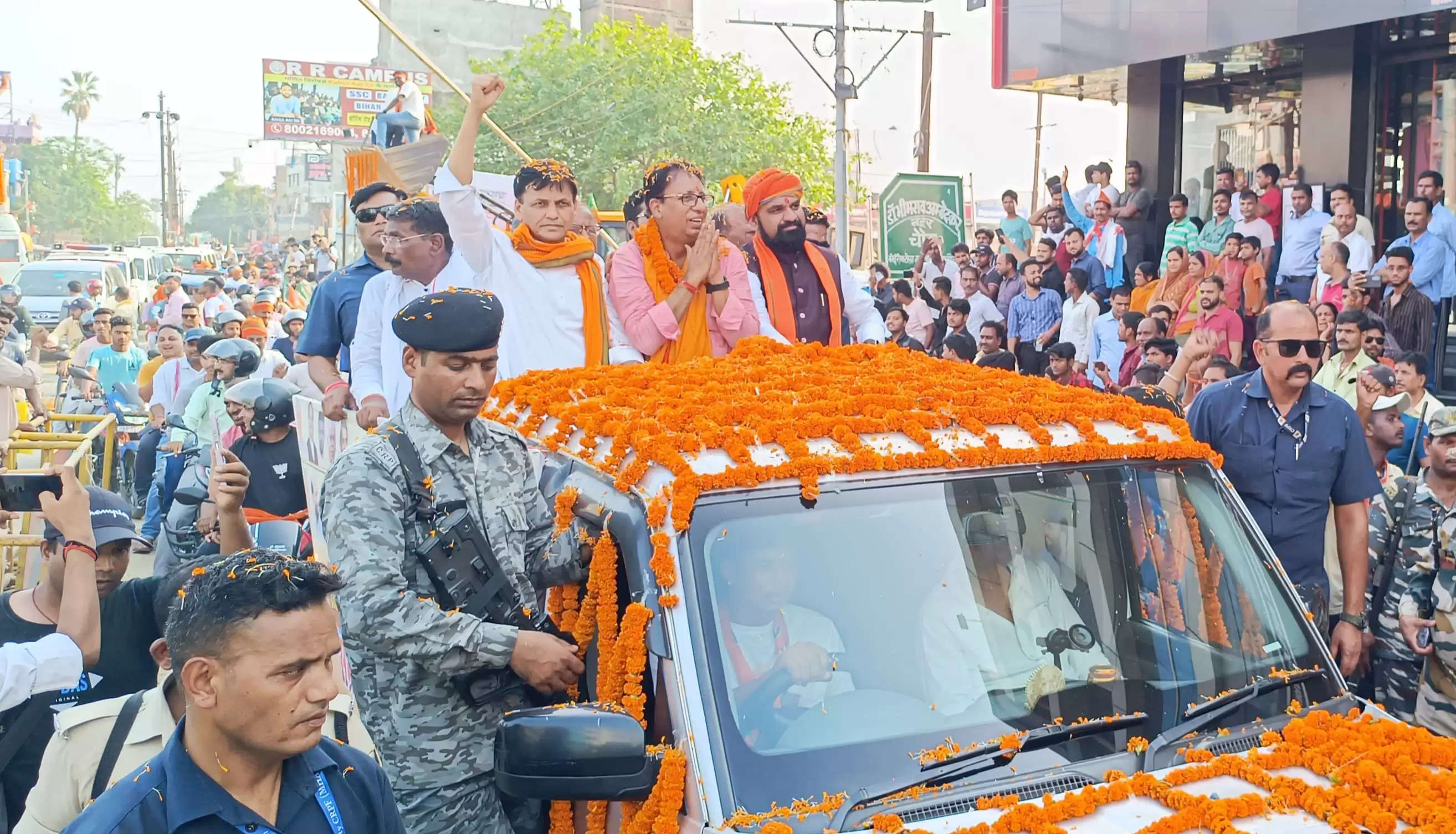 रक्सौल में केन्द्रीय गृहराज्य मंत्री एवं डिप्टी सीएम ने किया रोड शो