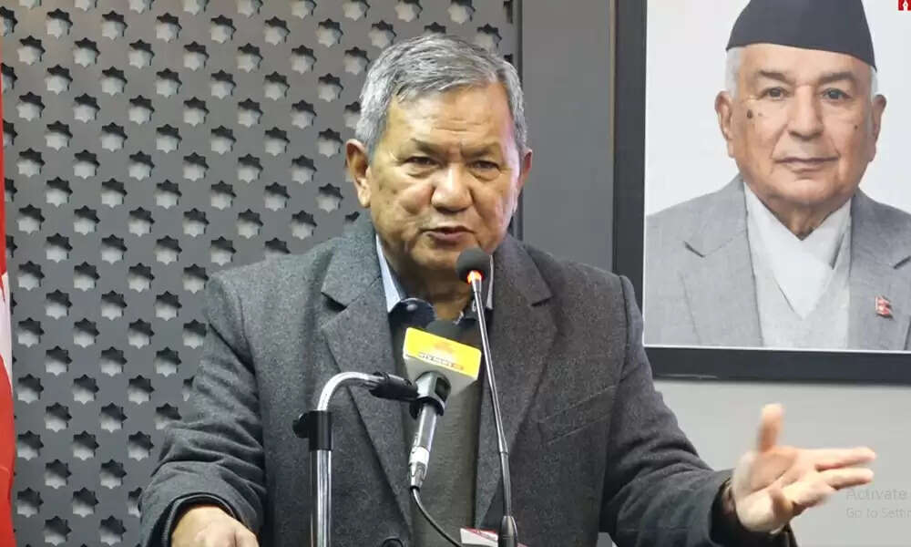 नेपाल की ओली सरकार ने पूर्व राजा ज्ञानेंद्र को अपने दायरे में रहने की दी नसीहत