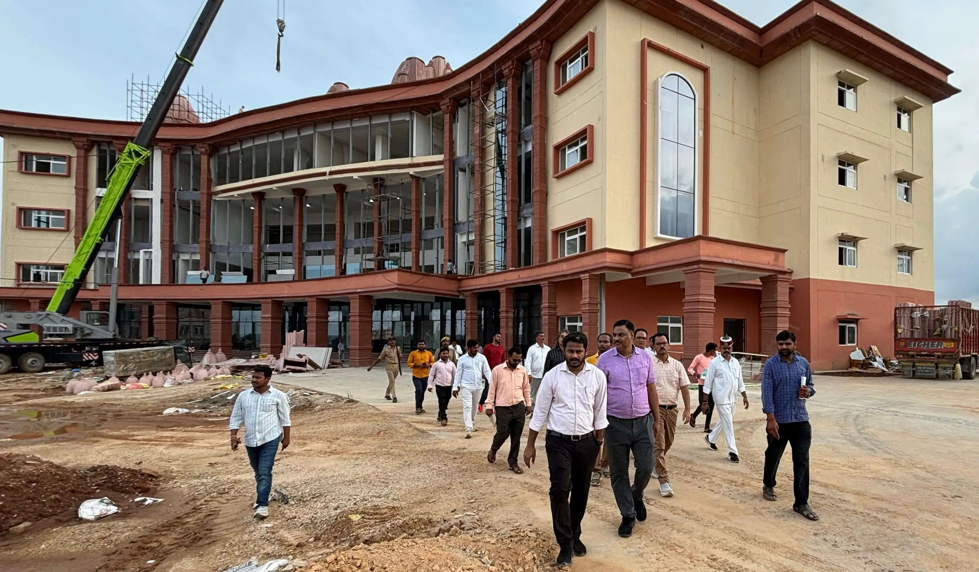 जोगियादरी में बनेगा चेक डैम, डीएम ने सर्वे और एस्टीमेट जल्द तैयार करने के दिए निर्देश