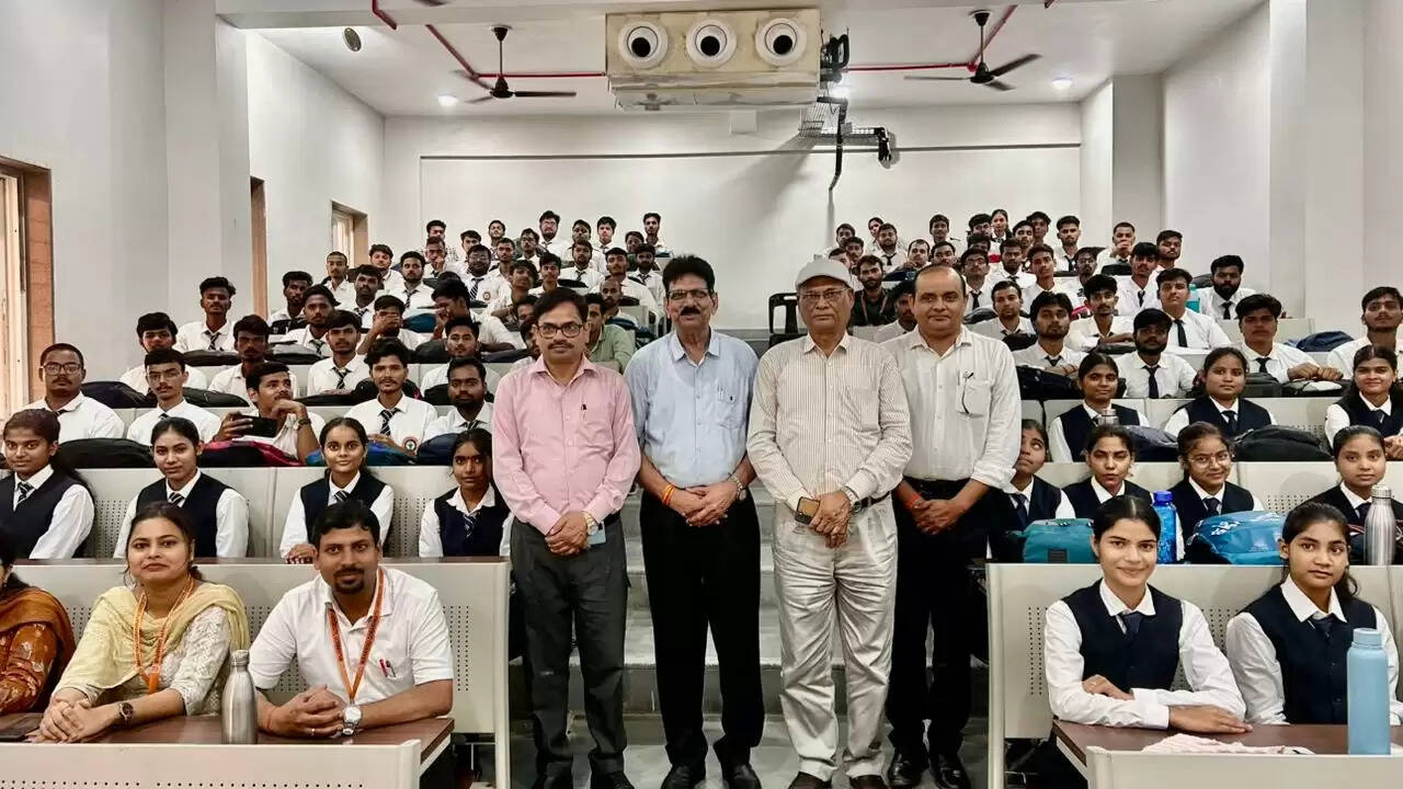 विकसित भारत के सपने को साकार करेंगे पंच परिवर्तन : डॉ. जीएस तोमर