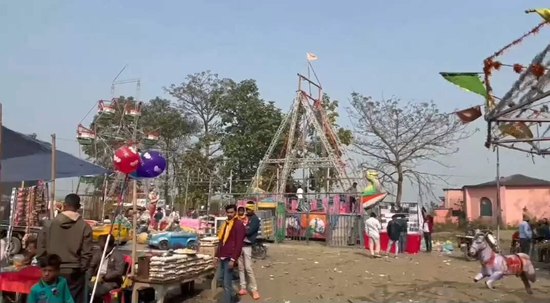 तरैया स्थित भलूआ का खिचड़ी मेला&nbsp;लकड़ी के सामानों के लिए प्रसिद्ध