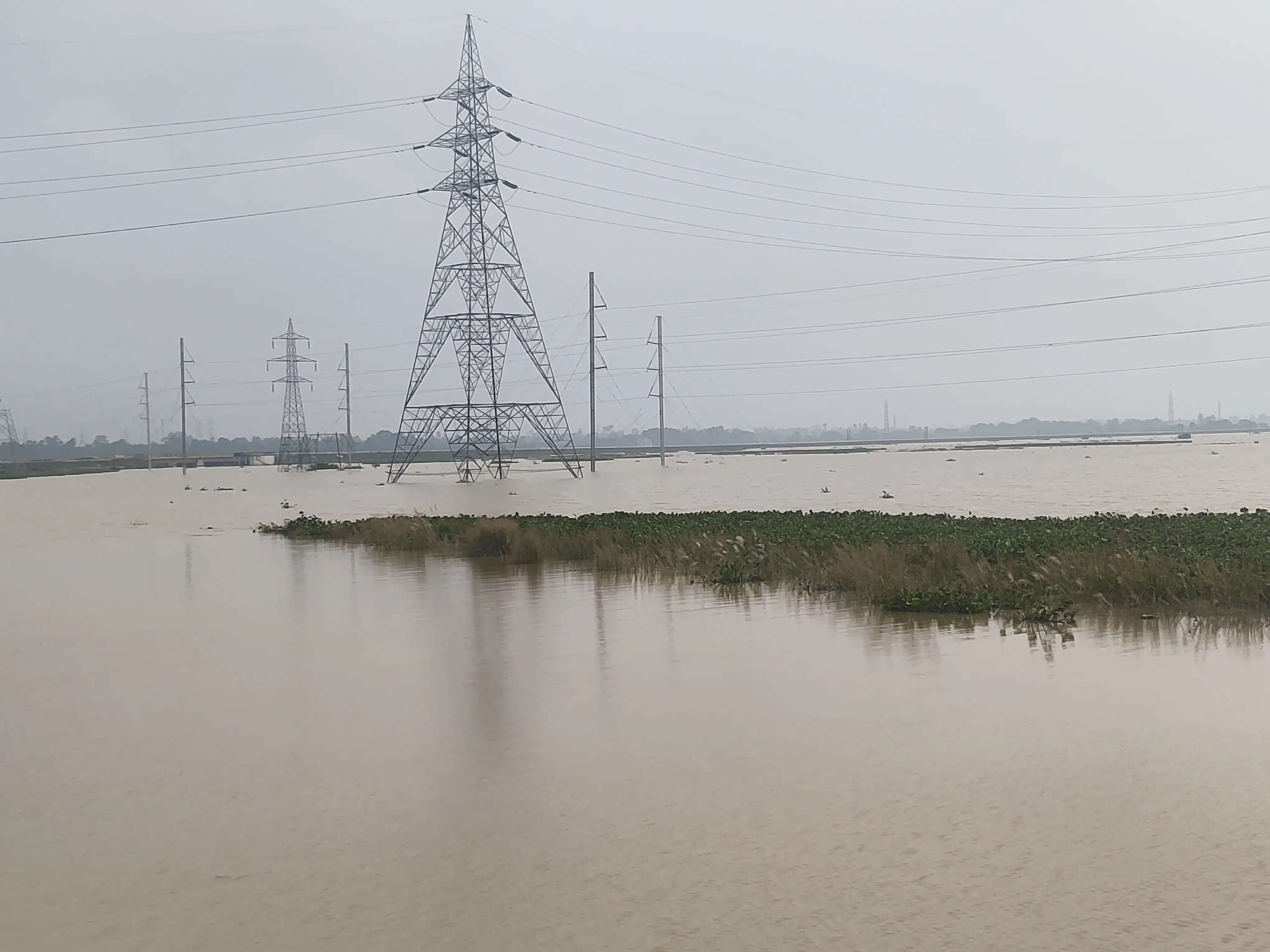 गोराडीह के उत्तरी बहियार में घुसा गंगा का पानी, कई गांवों पर मंडराया बाढ़ का खतरा