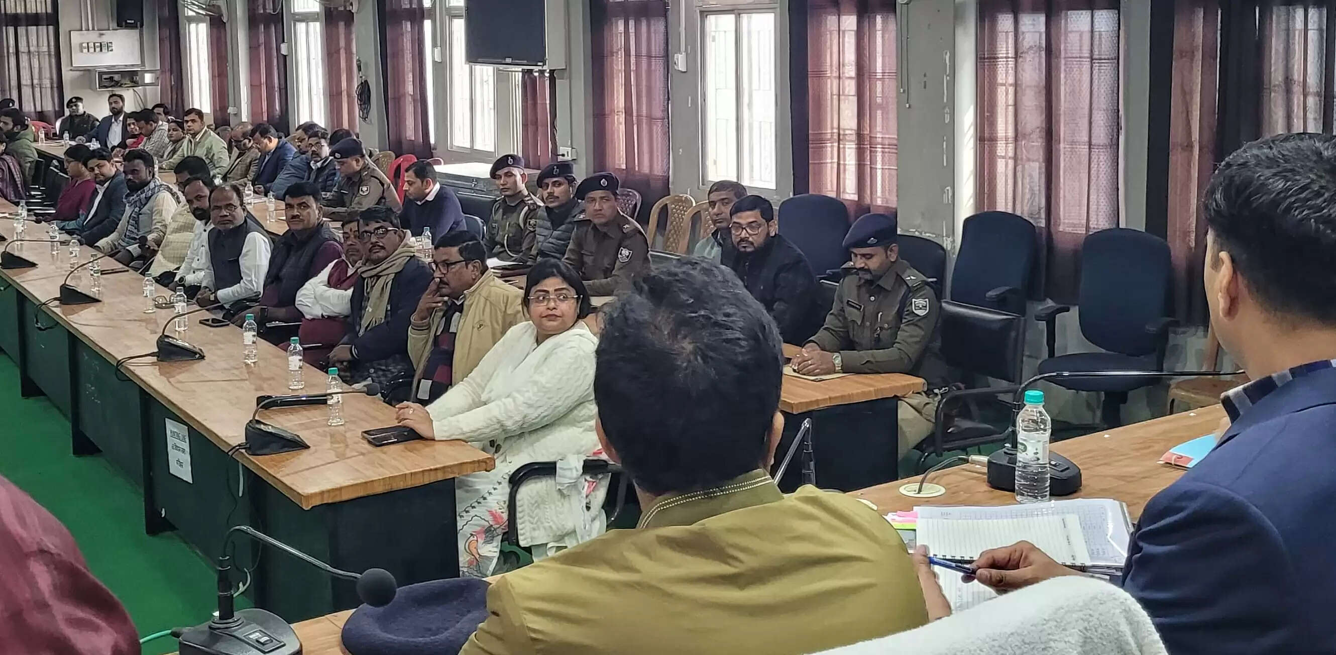 सरस्वती पूजा के लिए जिला स्तरीय शांति समिति की बैठक