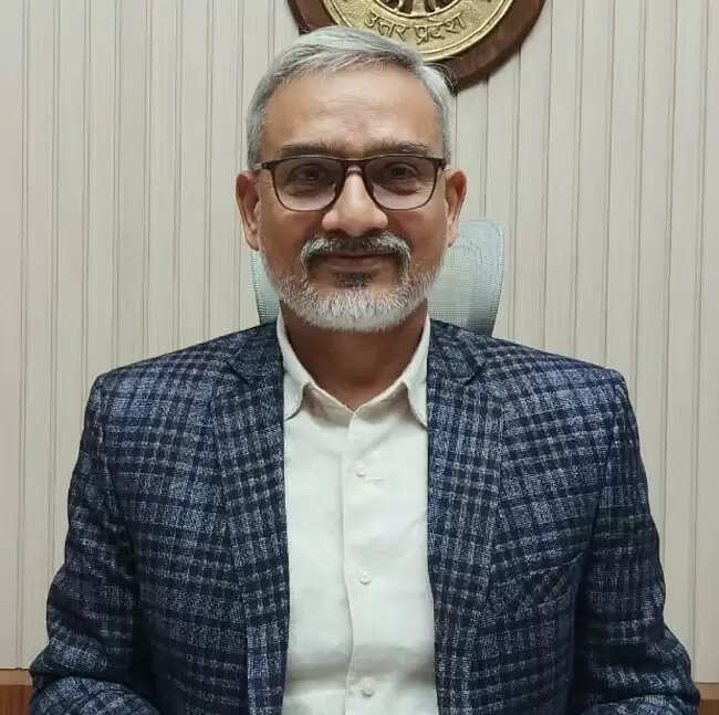 यूपी बोर्ड परीक्षा 8033 केंद्रों पर होगी, जनपदीय समितियों ने बढ़ाए 585 केंद्र