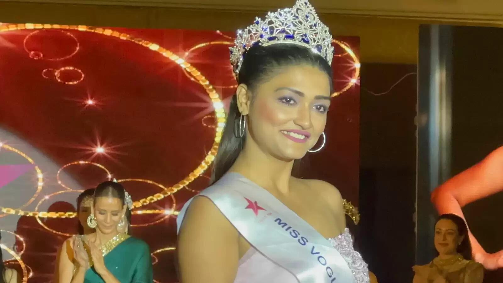 चंडीगढ़ की दिव्या नेहरा बनी मिस वोगस्टार इंडिया