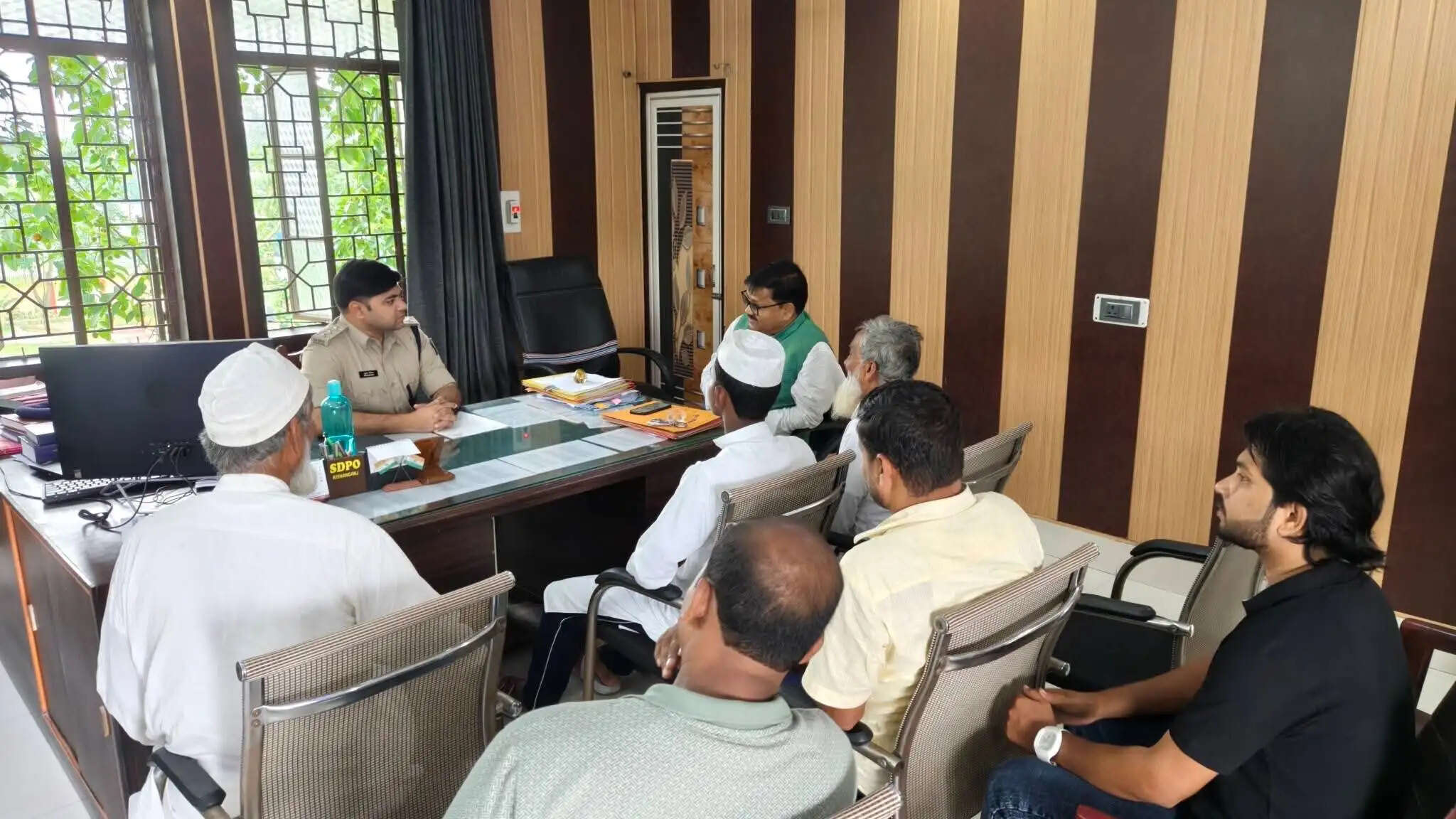 रिजवान आलम हत्याकांड में स्पीडी ट्रायल की मांग, पूर्व विधायक ने एसडीपीओ को सौंपा ज्ञापन