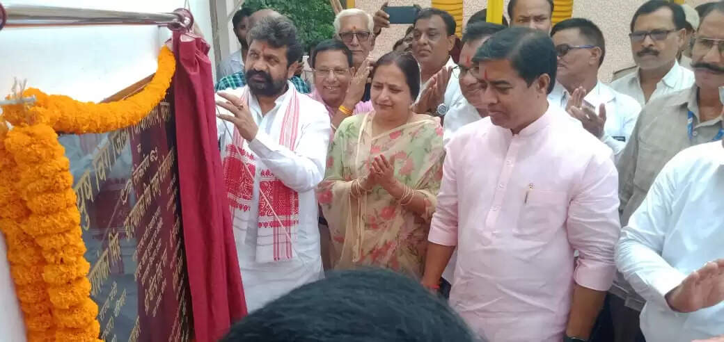 दयाशंकर मिश्र ने बलिया में आयुष विंग चिकित्सालय का किया लोकार्पण