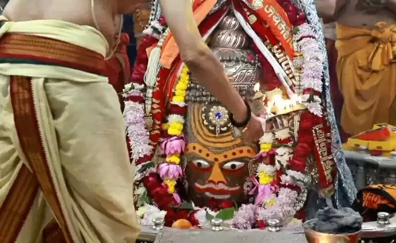 (अपडेट)बिहार की खेल मंत्री श्रेयसी सिंह ने किए भगवान महाकाल के दर्शन