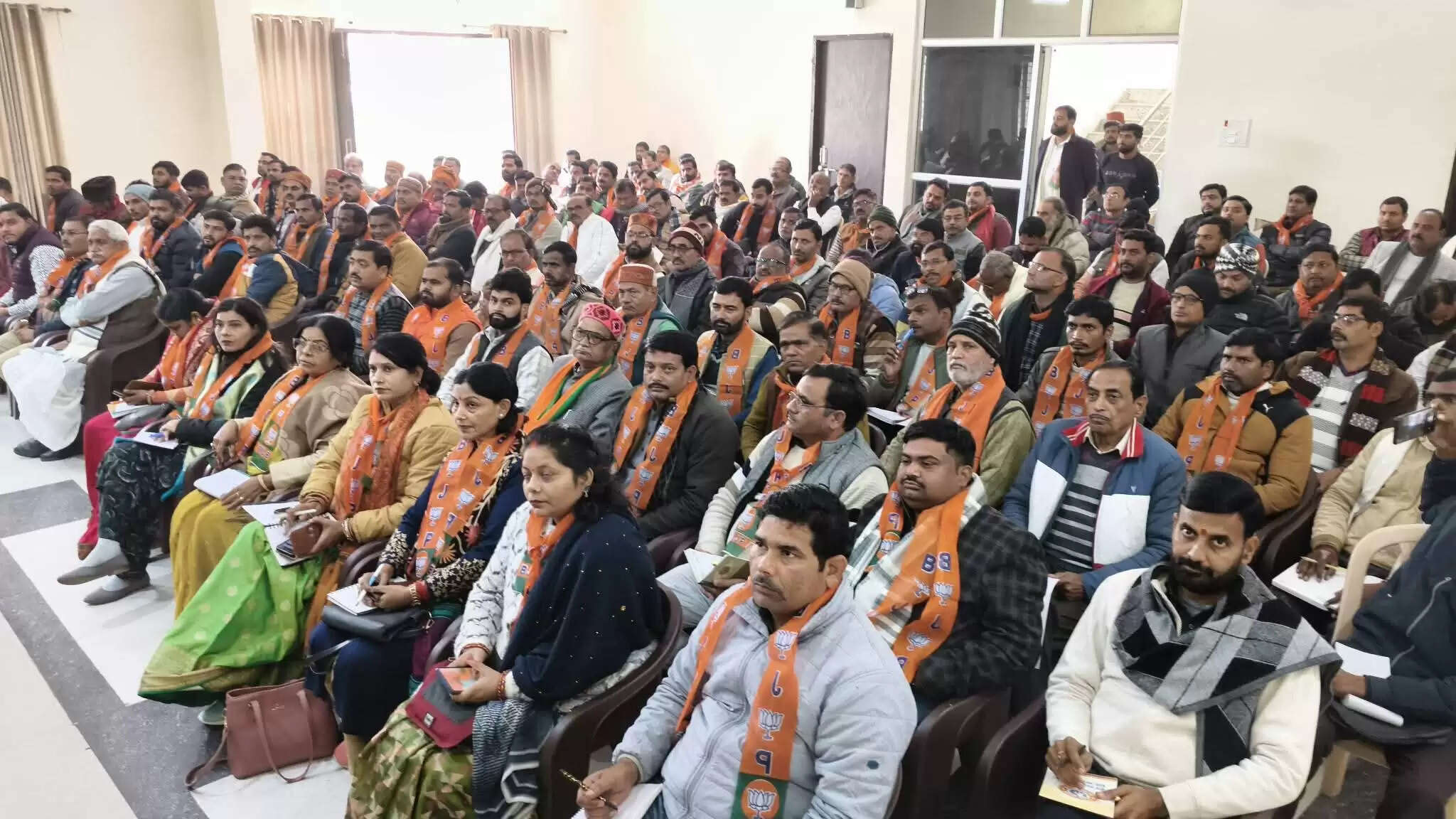 अटल के विचारों पर चलकर विश्व पटल पर आइकाॅन बना भारत : नीरज सिंह