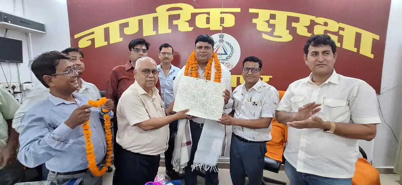 वेद प्रकाश यादव ने वार्डनों के दिलों में बनाई विशेष जगह : अखिलेश कुमार ओझा