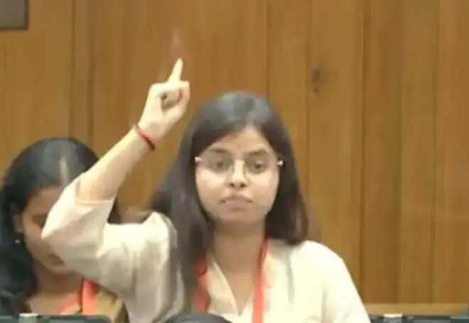 देवरिया की बेटी हर्षिता ने सदन में रखे अपने विचार, विकसित भारत का उठाया मुद्दा
