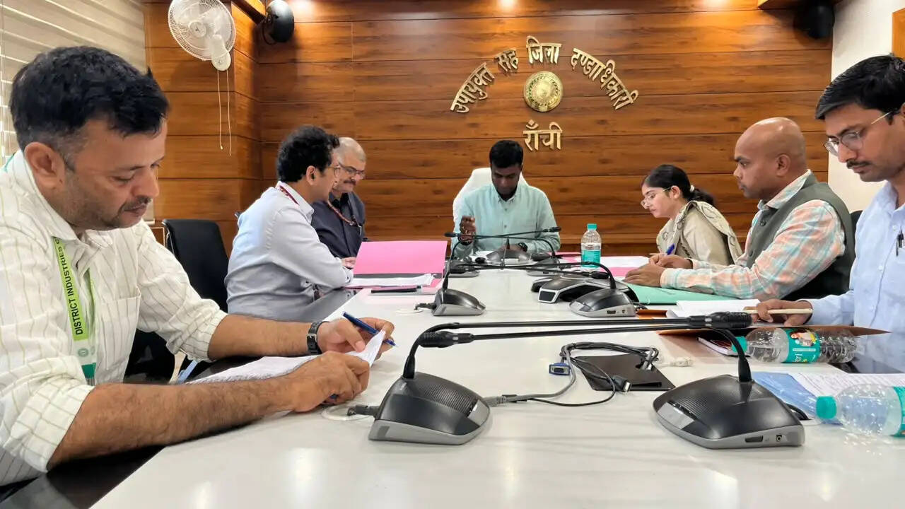 धान खरीद केंद्रों के चयन में किसानों की सुविधा को दें प्राथमिकता : डीसी