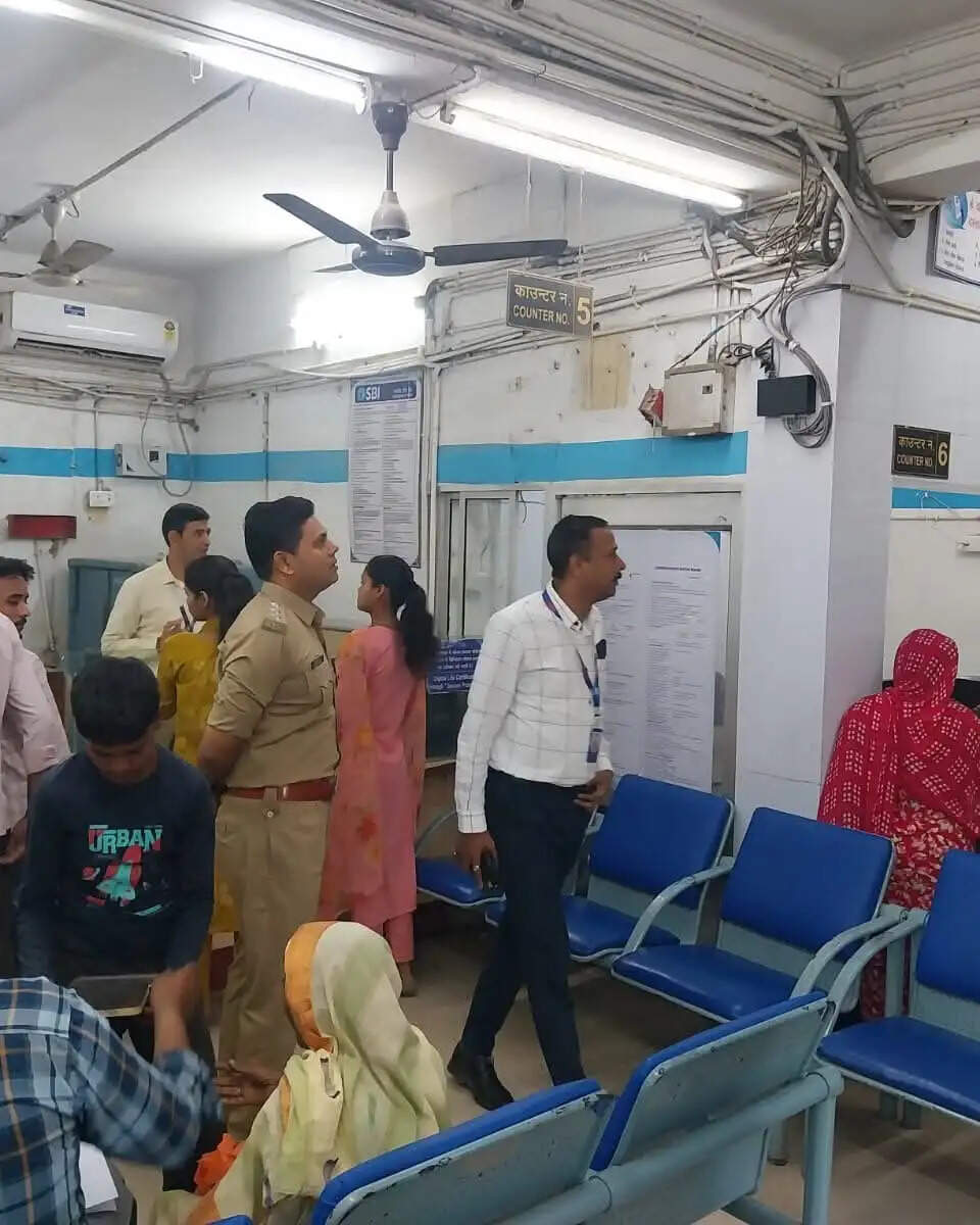 एसडीपीओ ने बैंकों और आभूषण दुकानों के सुरक्षा की जांच की