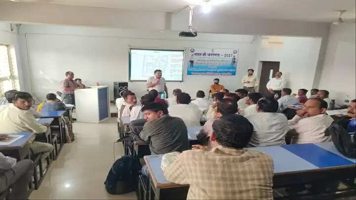 जनगणना-2027: ग्वालियर जिले में स्व-गणना 16 अप्रैल से, प्रगणकों-सुपरवाइजर्स का प्रशिक्षण शुरू