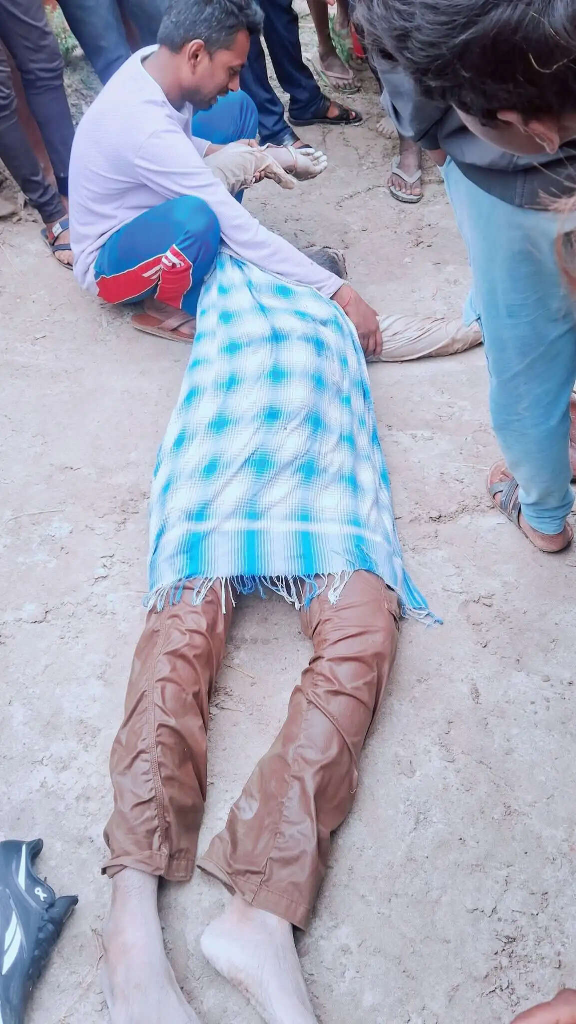 बिहार के मधेपुरा में सड़क दुर्घटना के शिकार हुए चौथे युवक का शव बरामद