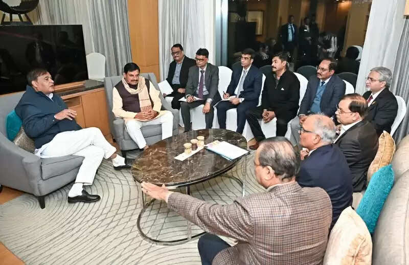 असम से 3 साल में 3 समूहों में 50 जंगली भैंस, एक जोड़ा गेंडा और 3 कोबरा आएंगे मध्य प्रदेश