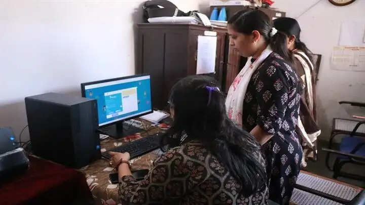 बालाघाटः कलेक्टरेट की आवक जावक शाखा का कामकाज ई-ऑफिस से हुआ प्रारम्भ