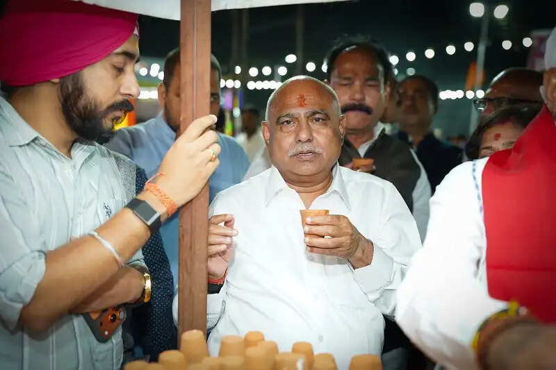 स्वदेशी वस्तुएं खरीदने से छोटे उद्यमियों को मिलता है प्रोत्साहन : हेमंत खंडेलवाल