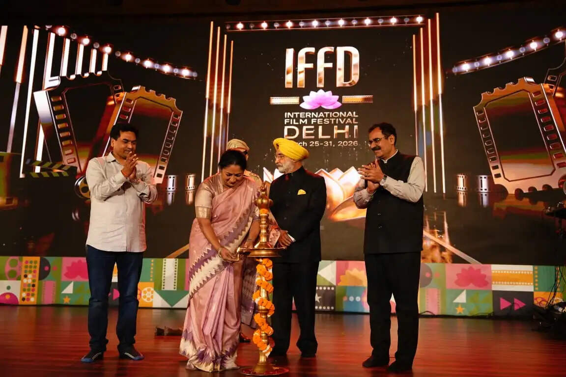 ‘नाइट ऑफ ऑनर्स’ में शामिल हुए दिल्ली के उपराज्यपाल और मुख्यमंत्री