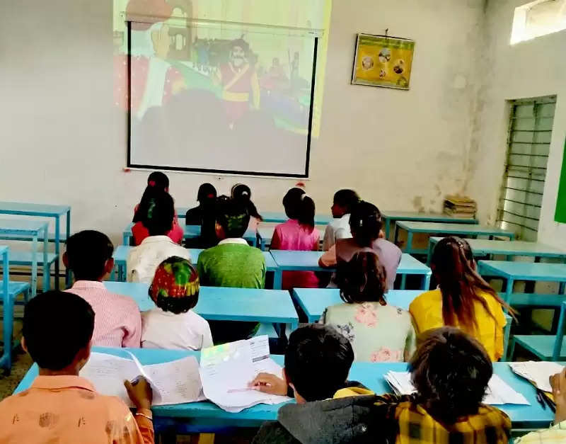 मप्रः मालवा अंचल का एक ऐसा जनजातीय गांव, जहां हर घर में हैं अधिकारी-कर्मचारी