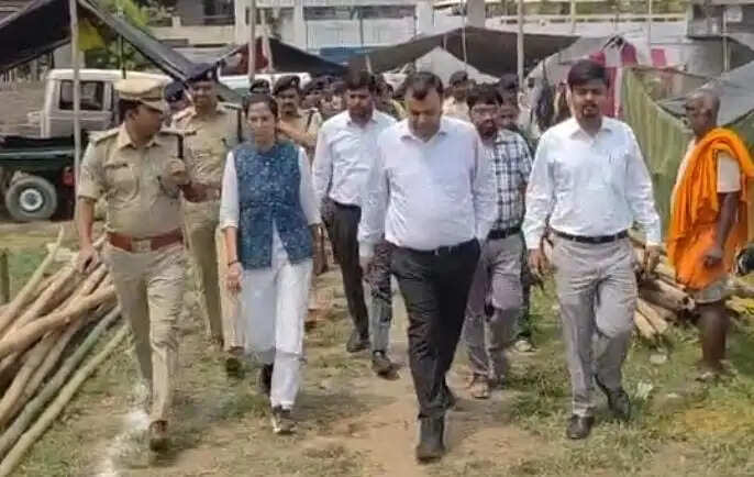 बाढ़ राहत शिविरों का आला अधिकारियों ने किया निरीक्षण, व्यवस्थाओं का लिया जायजा