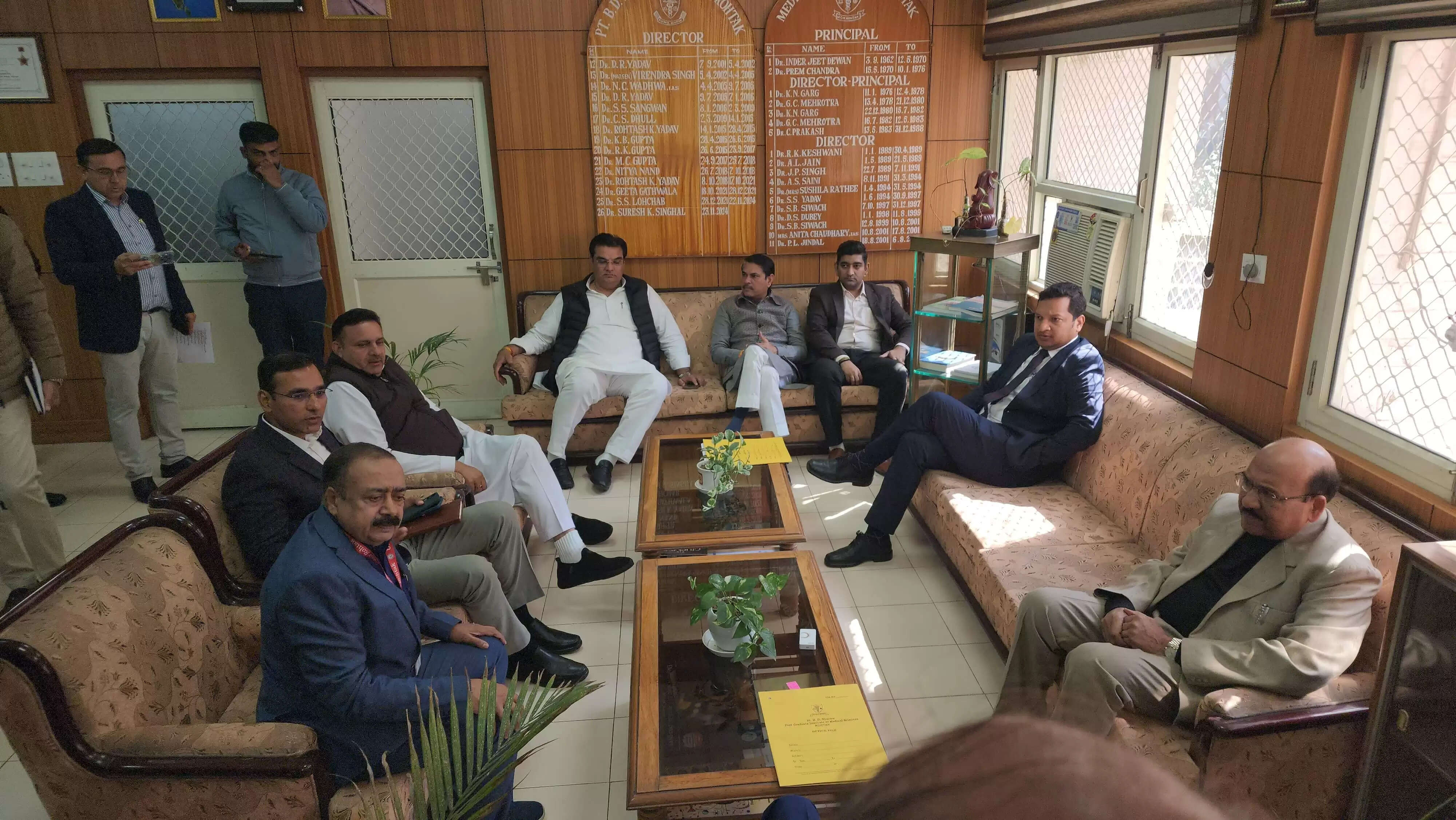 रोहतक: हरियाणा विधानसभा कमेटी ने पीजीआईएमएस का किया निरीक्षण, स्वास्थ्य सेवाओं का लिया जायजा