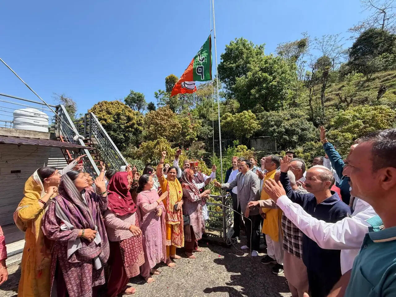 कांग्रेस की नाकामियों के खिलाफ भाजपा का शंखनाद, बूथ से शुरू होगा बदलाव : डॉ राजीव बिंदल