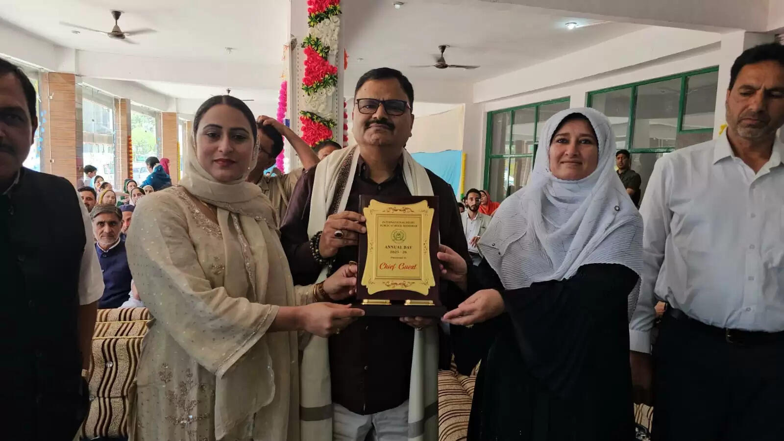 आईडीपीएस मेंढर के वार्षिक समारोह में मंत्री जावेद राणा का संदेशरू नैतिक मूल्यों के साथ समग्र विकास पर जोर