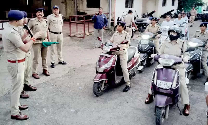 मप्रः बालिकाओं की सुरक्षा के लिए महिला पुलिस स्कूटी दल