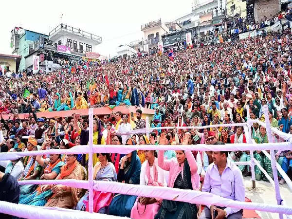 स्मृति ईरानी कांग्रेस पर बरसीं, बोलीं- राम मंदिर के विरोधियों को नहीं जाना चाहिए देवभूमि का वोट