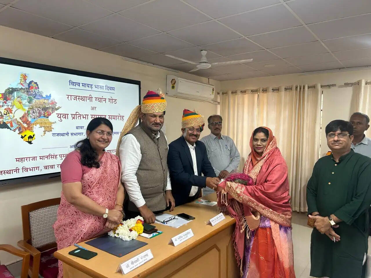 मातृभाषा हमारी पहचान एवं संस्कृति की परिचायक: प्रो. परिहार