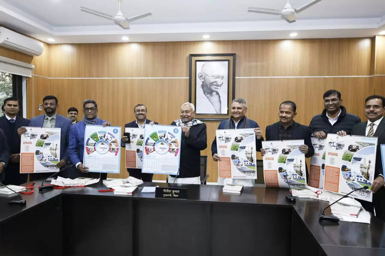 मुख्यमंत्री ने सूचना एवं जन-सम्पर्क विभाग के बिहार डायरी एवं कैलेण्डर 2026 का किया लोकार्पण