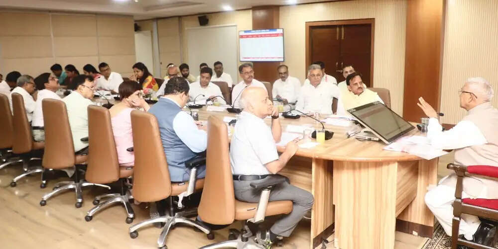 सिकल सेल उन्मूलन की गतिविधियों को सघनता के साथ करेंगे संचालित : राज्यपाल पटेल