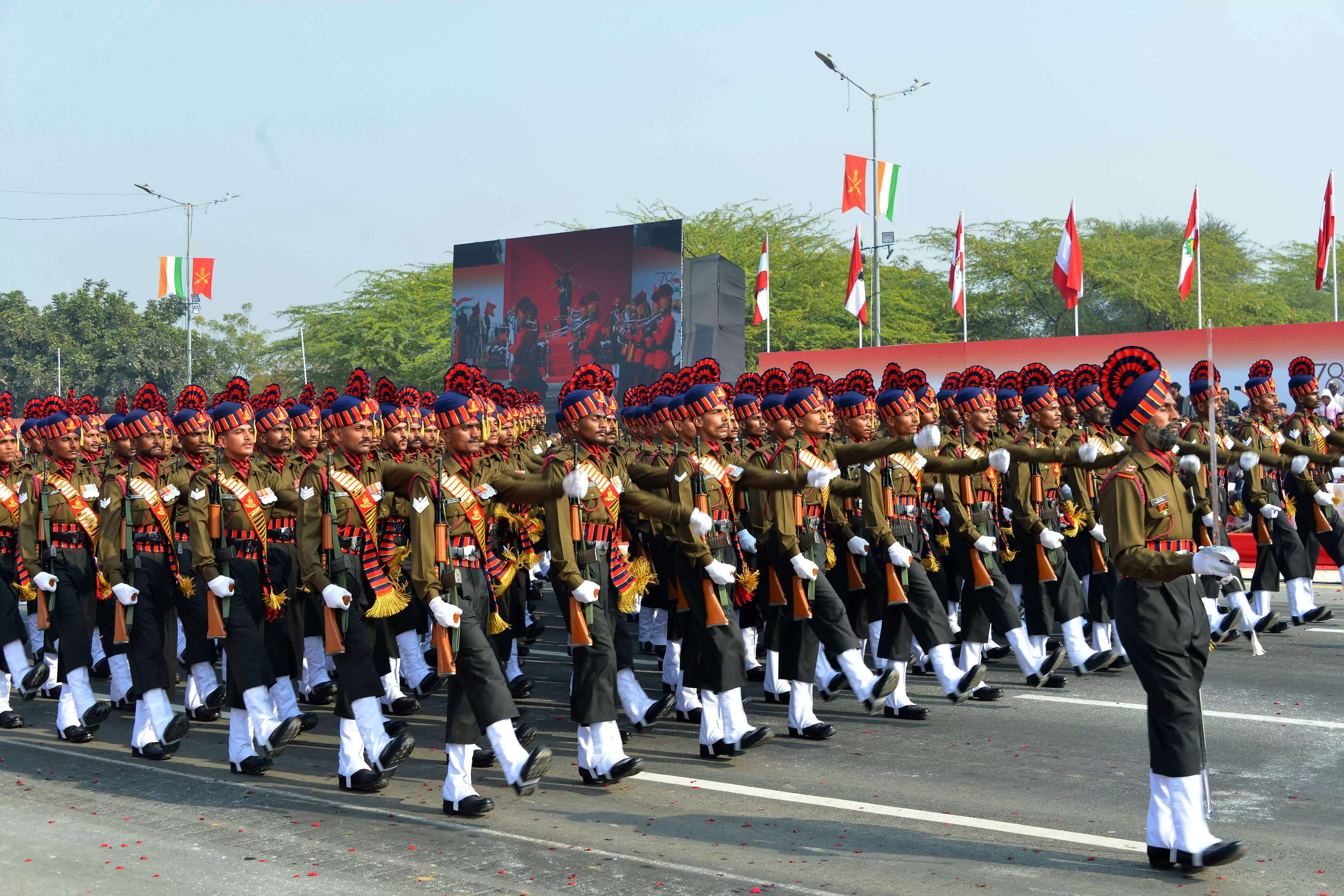 सेना दिवस परेड: फुल ड्रेस रिहर्सल में उमड़ा जनसैलाब और देशभक्ति के गूंजे नारे