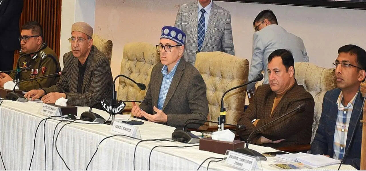 ईरान की स्थिति पर मुख्यमंत्री उमर अब्दुल्ला ने नागरिक समाज के सदस्यों से बातचीत की