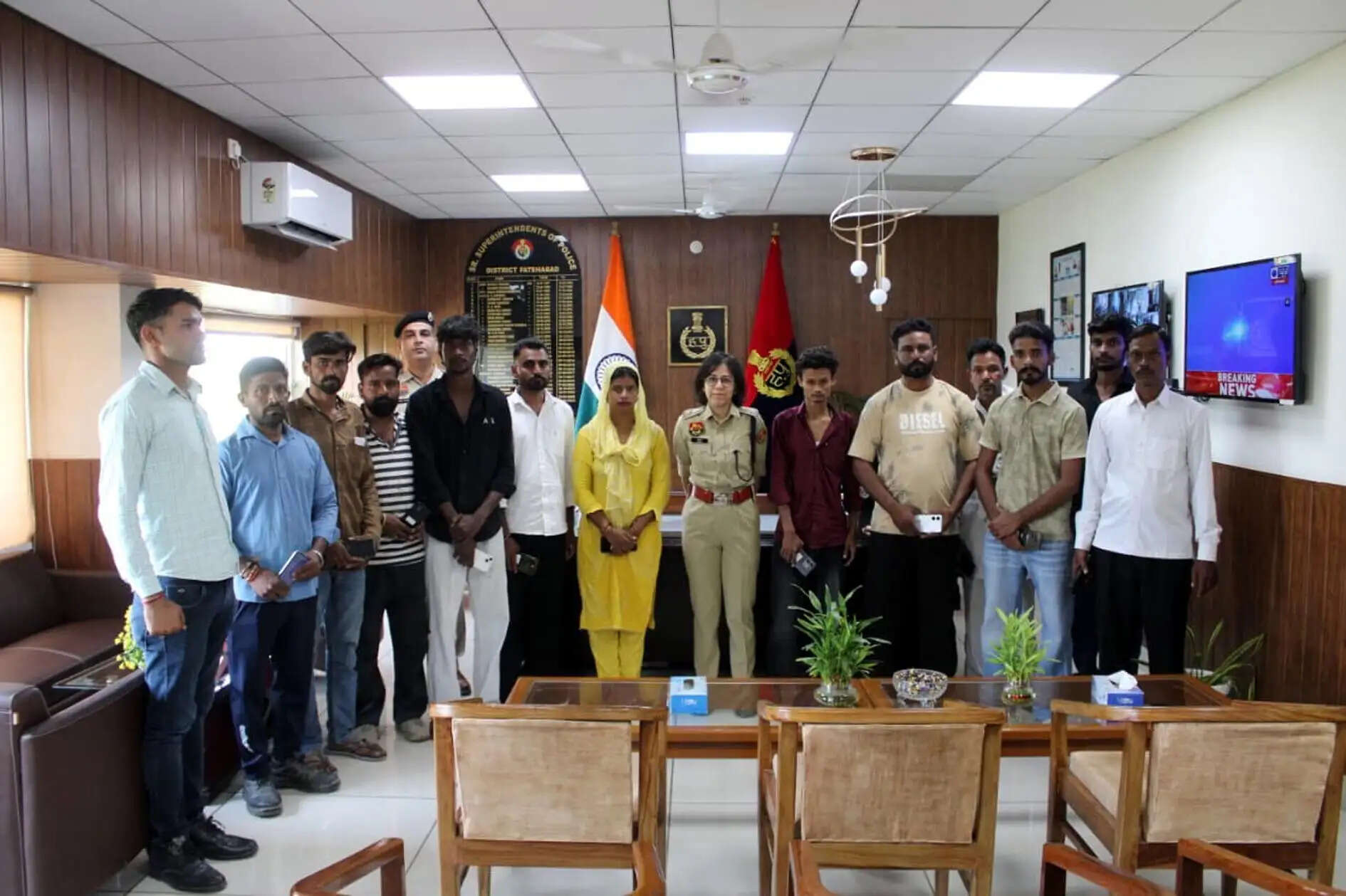 फतेहाबाद: साइबर पुलिस ने गुम हुए 14 मोबाइल फोन मालिकों को लौटाए