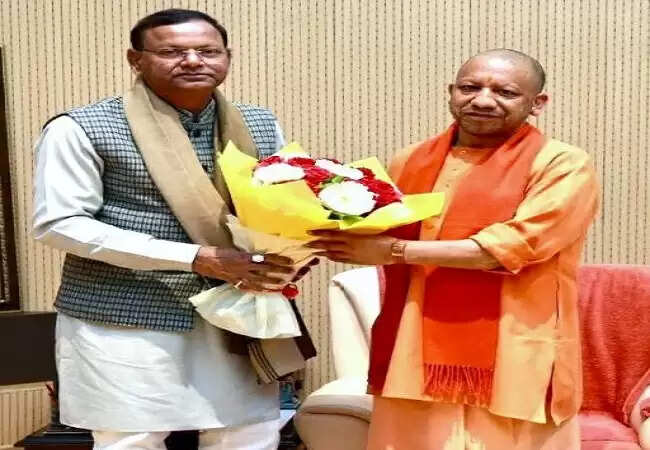 उप्र भाजपा अध्यक्ष ने मुख्यमंत्री योगी से की मुलाकात