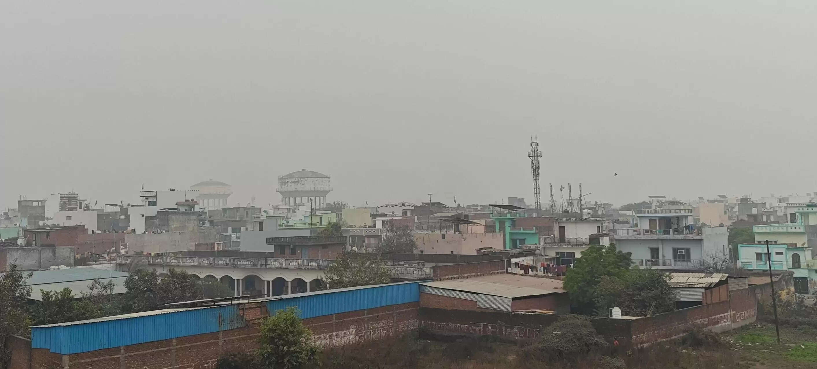 मुरादाबाद में लगातार पांचवें दिन नहीं दिखे सूर्य देव, ठंड का प्रकोप जारी