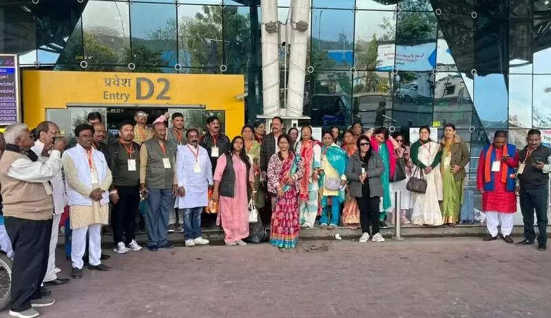 इंदौर से रीवा के लिए शुरू हुई सीधी विमान सेवा, पहली फ्लाइट ने भरी उड़ान