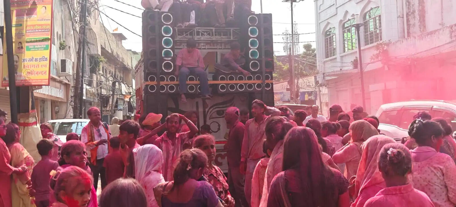 गणपति बप्पा मोरया, अगले बरस तू जल्दी आ...