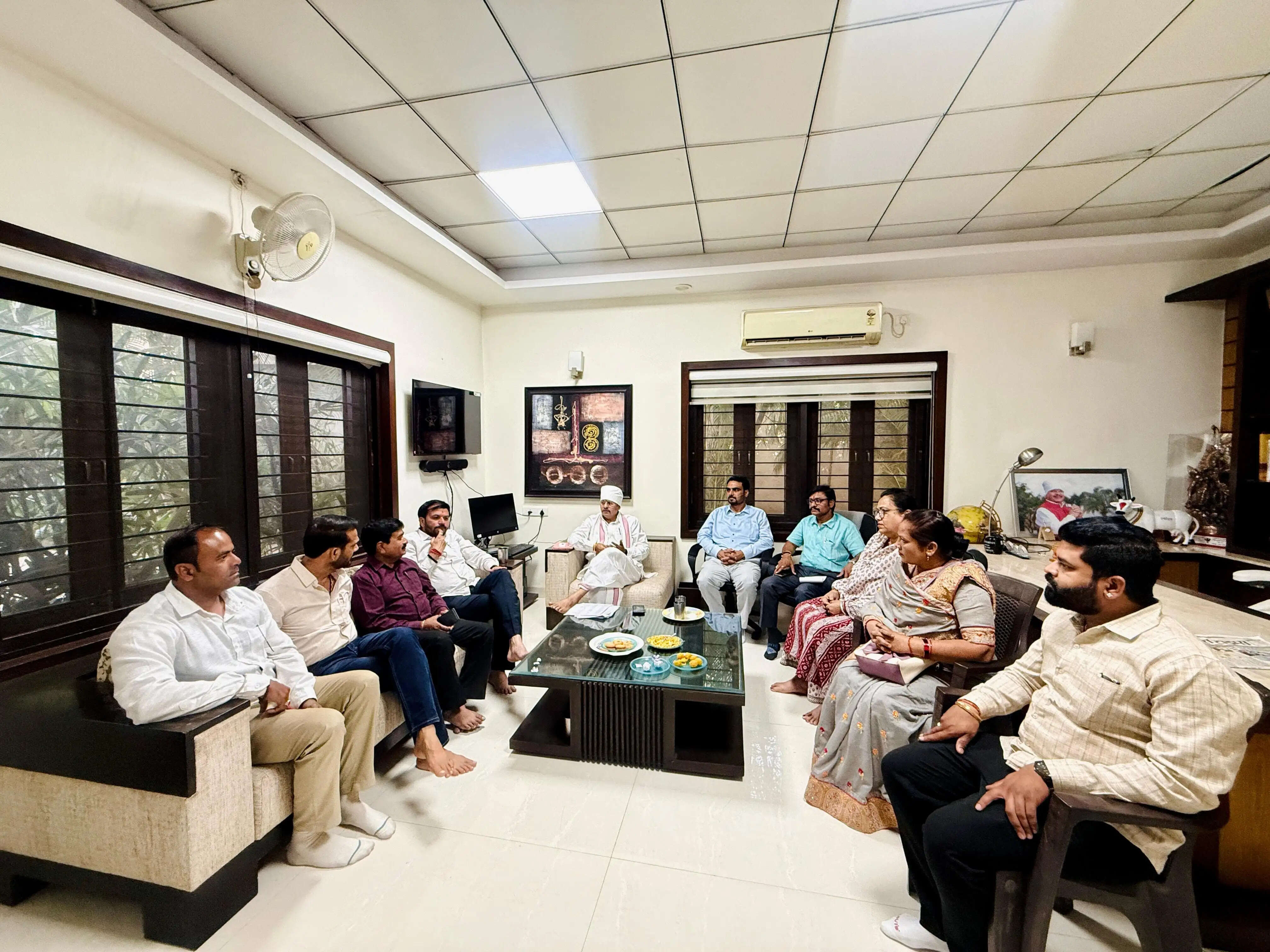 सागरः जिला शिक्षा अधिकारी कार्यालय परिसर में नए वाचनालय के लिए विधायक शैलेंद्र जैन ने किया स्थल निरीक्षण