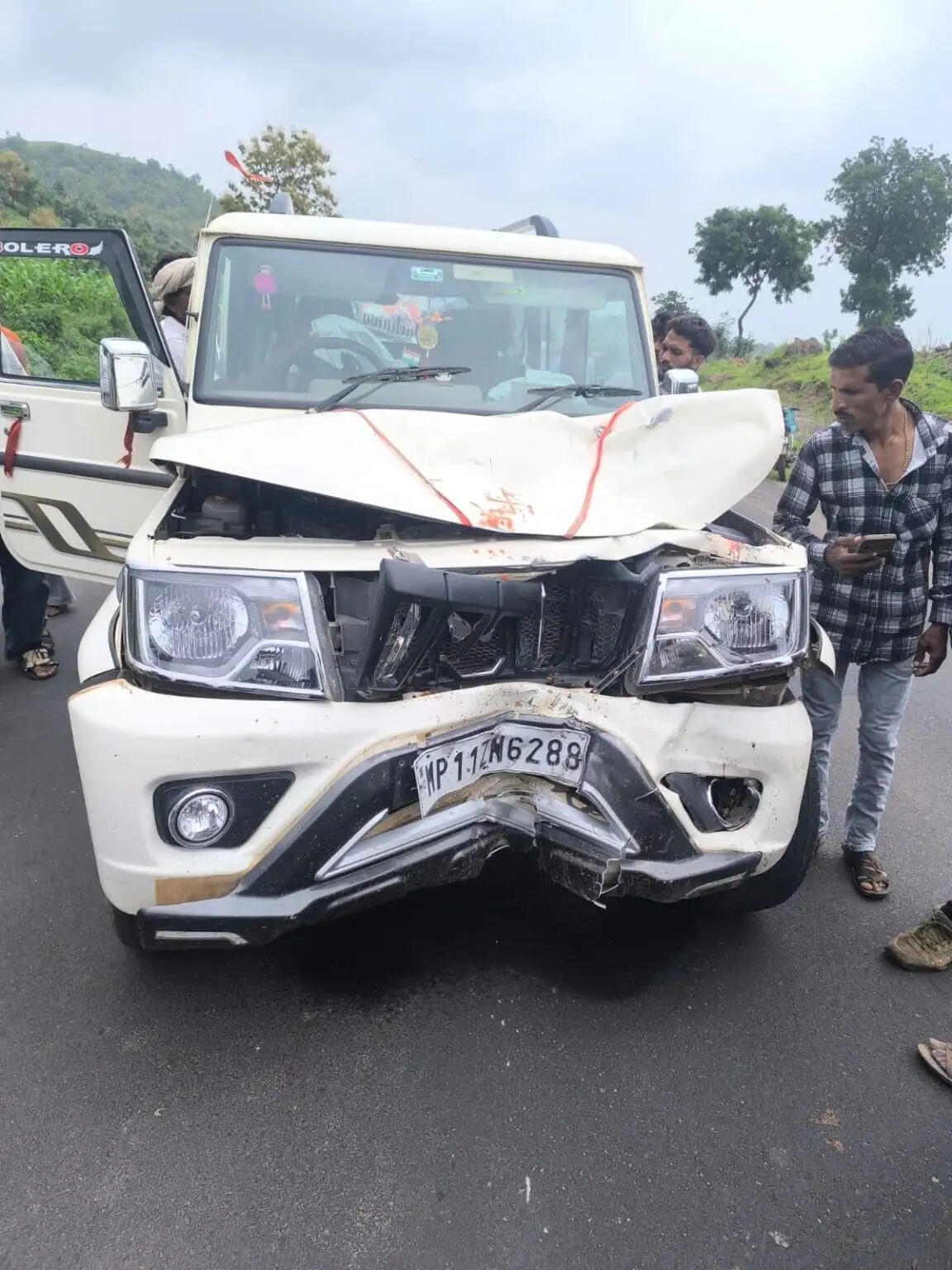धारः राखी का बुलावा देने जा रहे भाई, भतीजे और काका की सड़क हादसे में मौत, 4 वर्ष की बेटी गंभीर घायल
