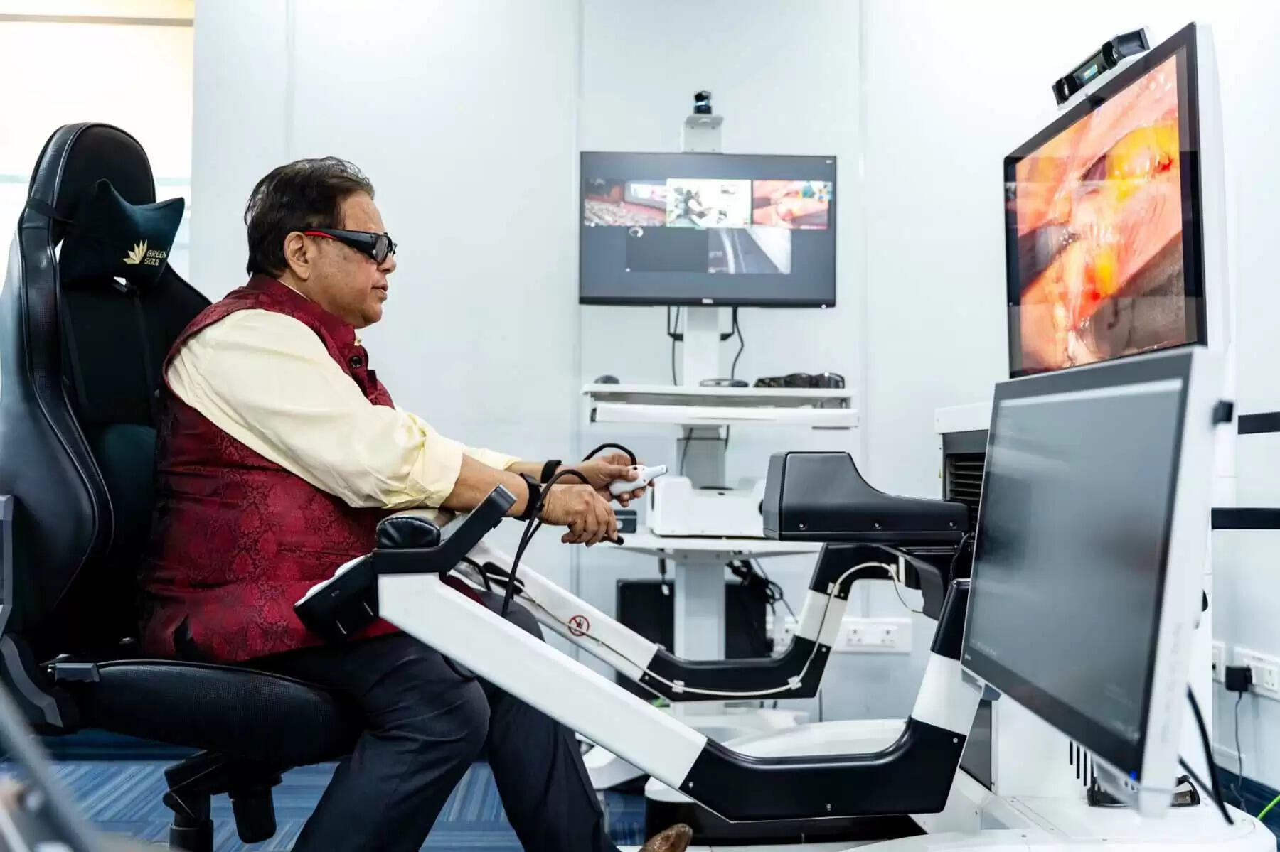 गुरुग्राम: भारत की पहली रोबोटिक टेली सर्जरी मैराथन में 100 सफल सर्जरी का बना कीर्तिमान