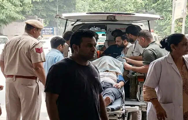 सोनीपत: साथियों से शर्त लगाकर मालगाड़ी पर चढ़ा नाबालिग झुलसा
