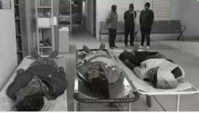 झारखंडः सड़क किनारे खड़ी हाइवा से टकराई स्कूटी, तीन युवकों की मौके पर मौत, एक अन्य घायल