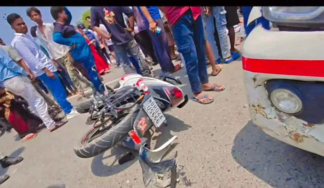दो बाइक की सीधी टक्कर में दो युवकों की मौत