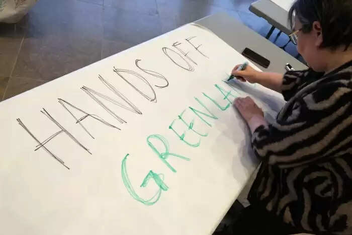 ग्रीनलैंड पर ट्रंप के बयानों के खिलाफ डेनमार्क और नूक में हजारों लोग सड़कों पर उतरे