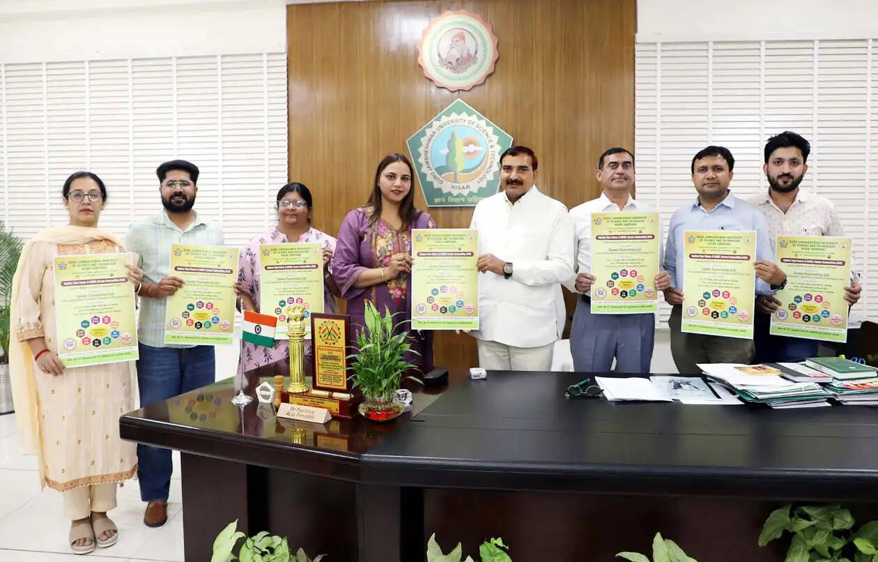 हिसार : विद्यार्थियों के उज्ज्वल भविष्य की आधारशिला होता मार्गदर्शन : प्रो. नरसी राम बिश्नोई
