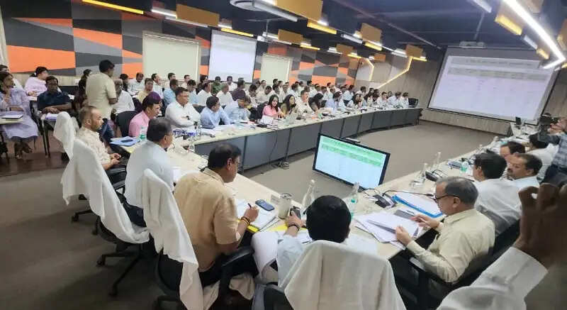 उद्यानिकी का रकबा बढ़ाने के लिए किसानों को प्रोत्साहित करें : बर्णवाल